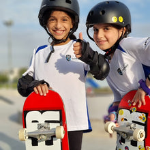 Load image into Gallery viewer, JUNIOR - SKATEBOARD LESSONS - BOOK 4 SEMI PRIVATE CLASSES

