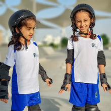 Load image into Gallery viewer, JUNIOR - SKATEBOARD LESSONS - BOOK 4 SEMI PRIVATE CLASSES
