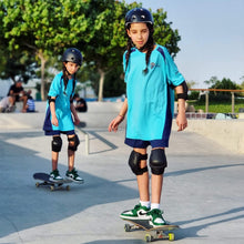 Load image into Gallery viewer, JUNIOR - SKATEBOARD LESSONS - BOOK 4 SEMI PRIVATE CLASSES
